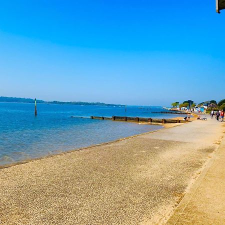 Quayside Close Holiday Apartments Poole Exteriör bild
