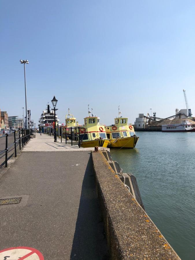 Quayside Close Holiday Apartments Poole Exteriör bild