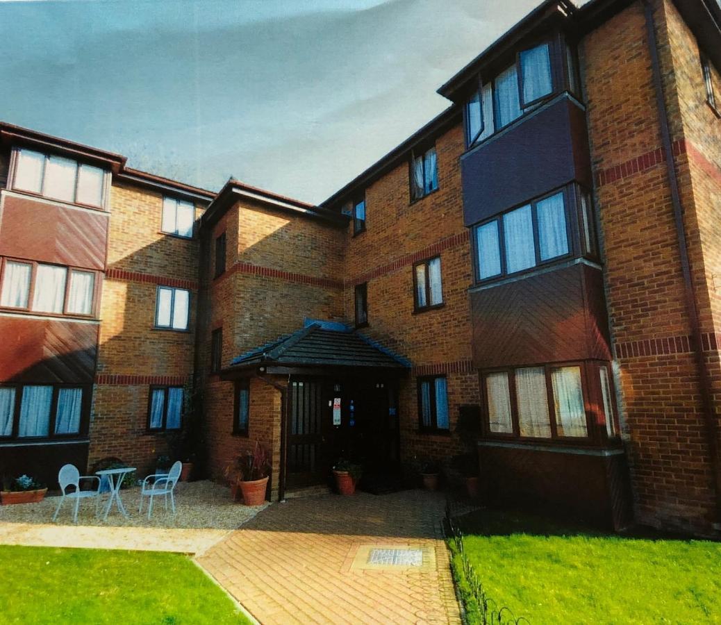 Quayside Close Holiday Apartments Poole Exteriör bild