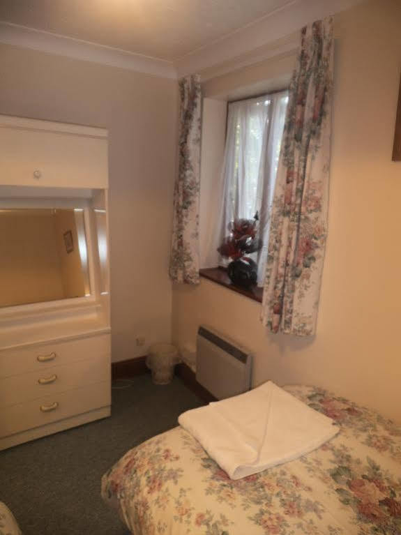 Quayside Close Holiday Apartments Poole Exteriör bild