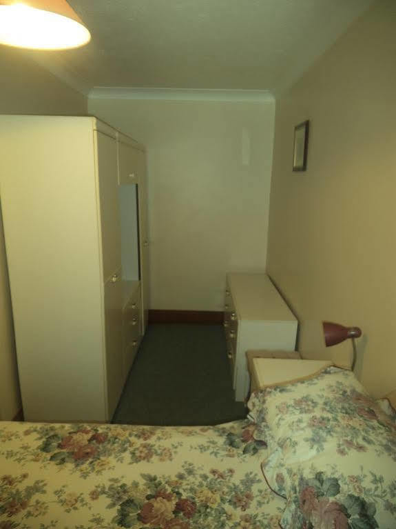 Quayside Close Holiday Apartments Poole Exteriör bild